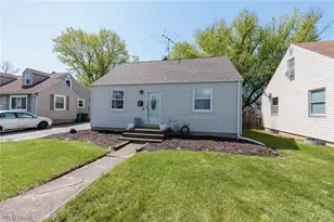 838 Warwick Dr, Sheffield Lake, OH 44054 - Photo 2