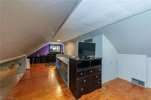 838 Warwick Dr, Sheffield Lake, OH 44054 - Photo 28