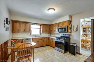 5029 Broadway Ave NE, Louisville, OH 44641 - Photo 14