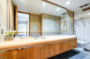 5200 Three Village Dr, Lyndhurst, OH 44124 - Photo 26