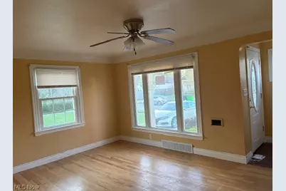 13917 Wolf Avenue, Garfield Heights, OH 44125 - Photo 8