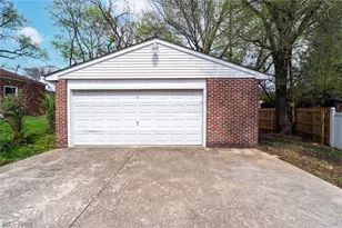 130 Roslyn Dr, Youngstown, OH 44505 - Photo 4