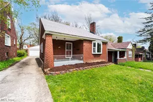 130 Roslyn Dr, Youngstown, OH 44505 - Photo 2