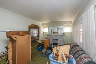8214 Essen Ave, Parma, OH 44129 - Photo 12
