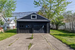 8214 Essen Ave, Parma, OH 44129 - Photo 4