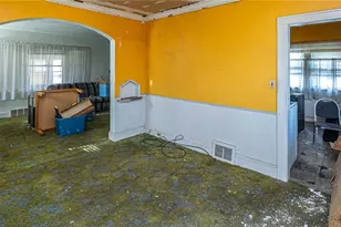 8214 Essen Ave, Parma, OH 44129 - Photo 10