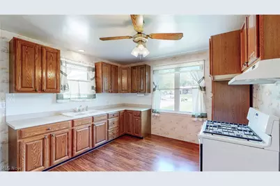 9298 York Road, North Royalton, OH 44133 - Photo 2