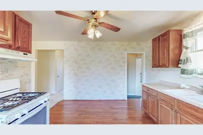 9298 York Road, North Royalton, OH 44133 - Photo 4