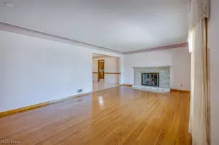 5855 W Ridgewood Dr, Parma, OH 44129 - Photo 4