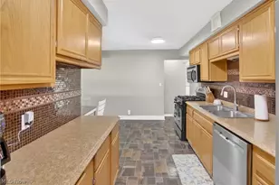 7434 Meadow Ln, Parma, OH 44134 - Photo 8