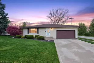 7434 Meadow Ln, Parma, OH 44134 - Photo 2