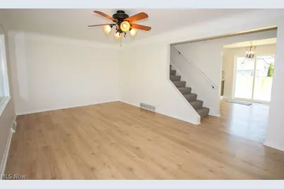 556 Idora Lane, Struthers, OH 44471 - Photo 8