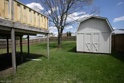 556 Idora Lane, Struthers, OH 44471 - Photo 6