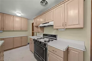 2031 W Pleasant Valley Rd, Parma, OH 44134 - Photo 4