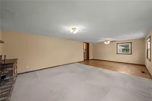 2031 W Pleasant Valley Rd, Parma, OH 44134 - Photo 14