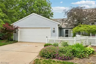 838 Lynnhaven Ln, Akron, OH 44313 - Photo 2