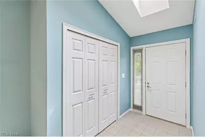 838 Lynnhaven Lane, Akron, OH 44313 - Photo 6