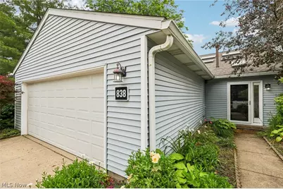 838 Lynnhaven Lane, Akron, OH 44313 - Photo 4