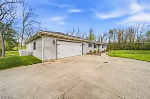 16912 Albion Rd, Strongsville, OH 44136 - Photo 30