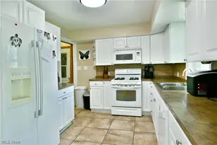 2548 Hilltop Dr, Poland, OH 44514 - Photo 14