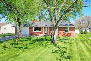 2548 Hilltop Dr, Poland, OH 44514 - Photo 2