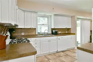 2548 Hilltop Dr, Poland, OH 44514 - Photo 16