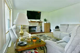 2548 Hilltop Dr, Poland, OH 44514 - Photo 4