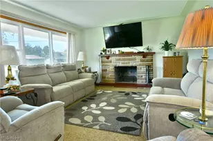 2548 Hilltop Dr, Poland, OH 44514 - Photo 8