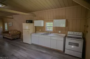 1547 Providence Rd, Elizabeth, WV 26143 - Photo 4