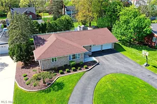 3210 Halsey Dr NE, Warren, OH 44483 - Photo 4