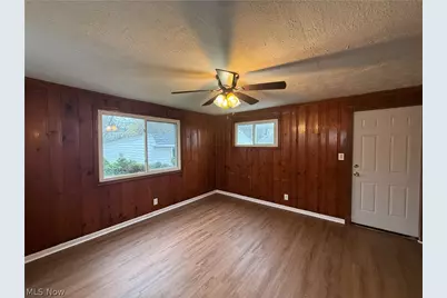 1427 E 252nd Street, Euclid, OH 44117 - Photo 4