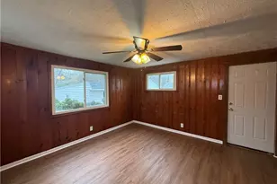 1427 E 252nd St, Euclid, OH 44117 - Photo 4