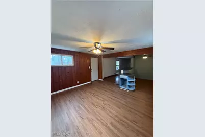 1427 E 252nd Street, Euclid, OH 44117 - Photo 2