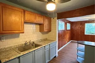 1427 E 252nd St, Euclid, OH 44117 - Photo 8
