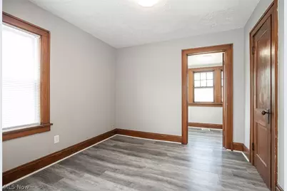 10203 Greenview Avenue, Garfield Heights, OH 44125 - Photo 18