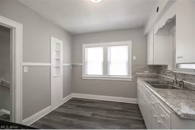 10203 Greenview Avenue, Garfield Heights, OH 44125 - Photo 10