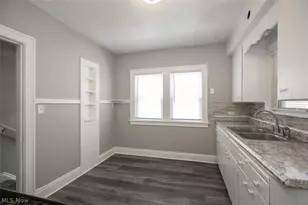 10203 Greenview Ave, Garfield Heights, OH 44125 - Photo 10