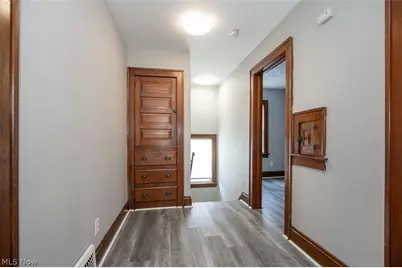 10203 Greenview Avenue, Garfield Heights, OH 44125 - Photo 16