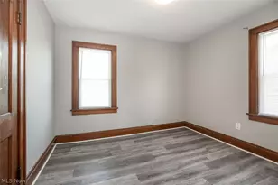 10203 Greenview Ave, Garfield Heights, OH 44125 - Photo 24