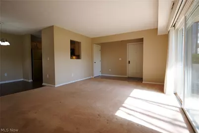 7122 Village Drive, Concord Twp, OH 44060 - Photo 6