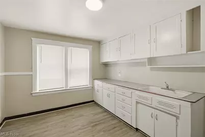 515 E 143rd Street #Upstairs, Loveland, OH 44110 - Photo 4