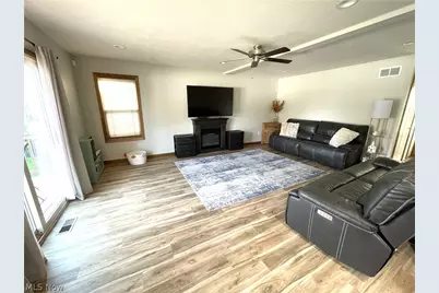 234 E Ohio Avenue, Dover, OH 44622 - Photo 22