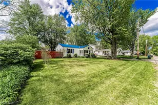 380 Broadway St, Amherst, OH 44001 - Photo 2