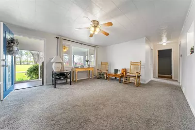 380 Broadway Street, Amherst, OH 44001 - Photo 6