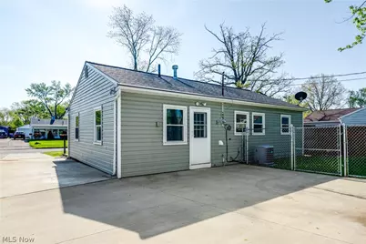 4314 Talbot Lane, Lorain, OH 44055 - Photo 32