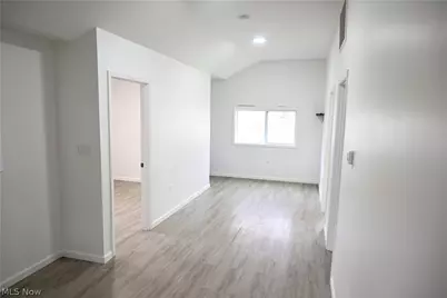 130 Traymore Boulevard, Eastlake, OH 44095 - Photo 6