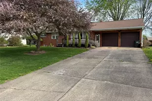 239 Fairview St, Louisville, OH 44641 - Photo 2