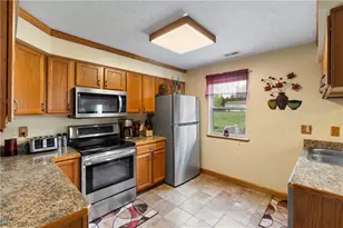 1995-1997 Rolling Meadows Ln, Akron, OH 44312 - Photo 34