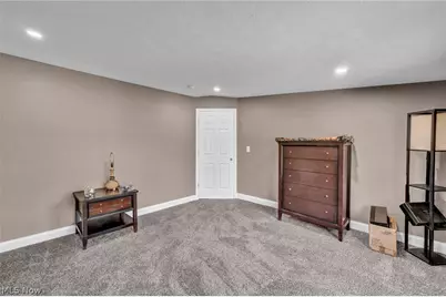 8689 Stearns Road, Olmsted Twp, OH 44138 - Photo 34