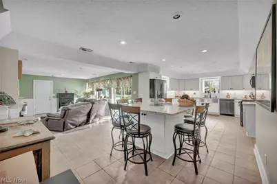 8689 Stearns Road, Olmsted Twp, OH 44138 - Photo 12